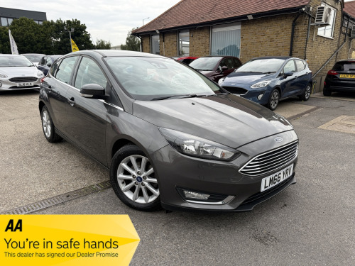Ford Focus  1.0T EcoBoost Titanium Hatchback 5dr Petrol Manual Euro 6 (s/s) (125 ps)