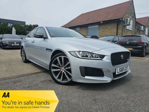 Jaguar XE  2.0i 300 Sport Saloon 4dr Petrol Auto AWD Euro 6 (s/s) (300 ps)