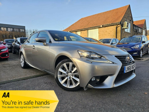 Lexus IS  2.5 300h Advance Saloon 4dr Petrol Hybrid E-CVT Euro 6 (s/s) (223 ps) 