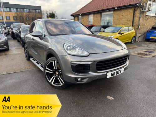 Porsche Cayenne  3.0 TD V6 SUV 5dr Diesel TiptronicS 4WD Euro 6 (s/s) (262 ps) 