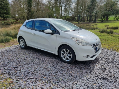 Peugeot 208  1.4 HDI ACTIVE 3d 68 BHP Ideal First Cars
