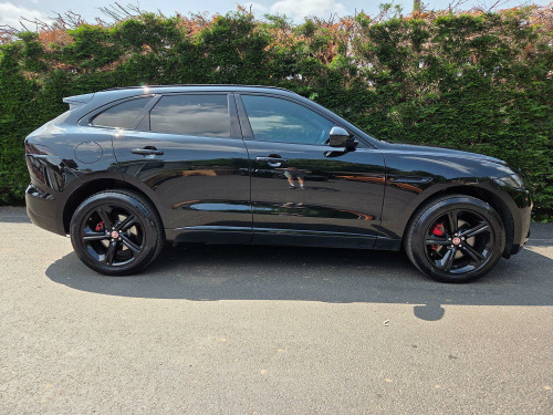 Jaguar F-PACE  3.0 D300 V6 S