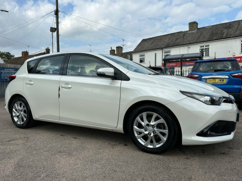 Toyota Auris  1.6 D-4D BUSINESS EDITION 5dr DIESEL EURO 6 (s/s) 