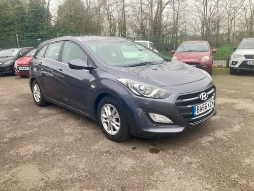 Hyundai i30  1.6 CRDi BLUE DRIVE SE TOURER 5dr DIESEL ESTATE EU 
