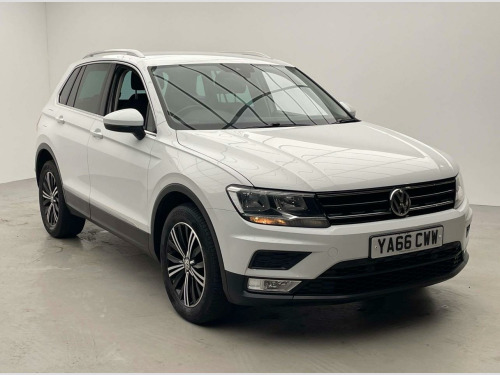Volkswagen Tiguan  2.0 TDI BlueMotion Tech SE Navigation DSG 4Motion Euro 6 (s/s) 5dr