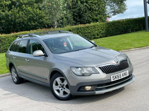 Skoda Superb  2.0 TDI Outdoor Estate 5dr Diesel Manual 4WD Euro 