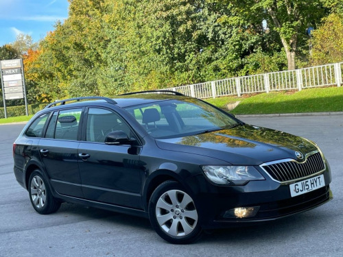 Skoda Superb  2.0 TDI S Estate 5dr Diesel Manual Euro 5 (s/s) (1
