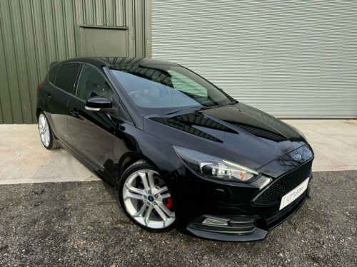 Ford Focus  2.0T EcoBoost ST-3 Hatchback 5dr Petrol Manual Eur