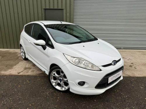 Ford Fiesta  1.6 Zetec S Hatchback 3dr Petrol Manual (134 g/km, 