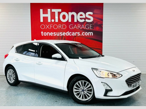 Ford Focus  1.0T EcoBoost Titanium Hatchback 5dr Petrol Manual