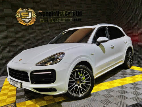 Porsche Cayenne  3.0 V6 E-Hybrid 17.9kWh SUV 5dr Petrol Plug-in Hyb