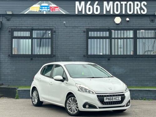 Peugeot 208  1.2 PureTech Signature Hatchback 5dr Petrol Manual