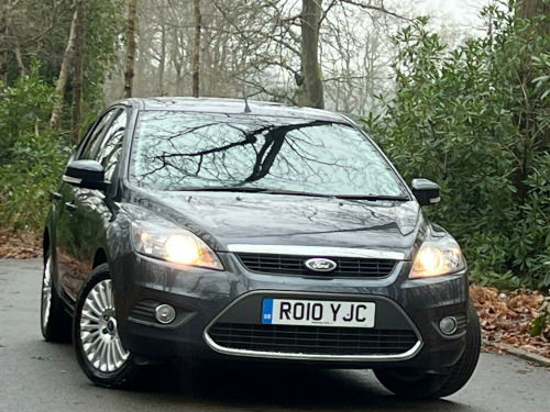 Ford Focus  1.6 Titanium 5dr