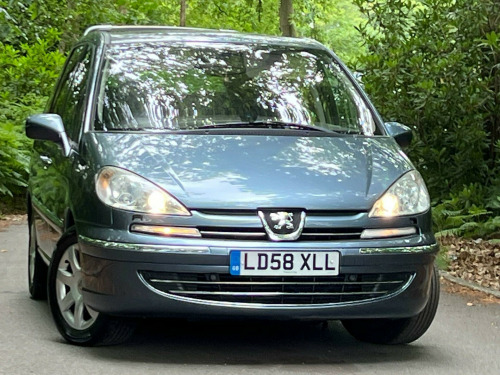 Peugeot 807  2.2 HDi Executive 5dr