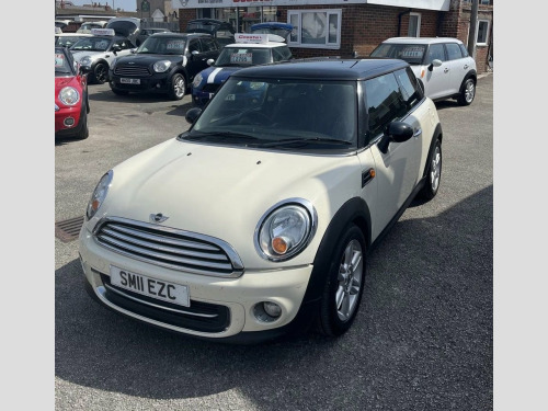 MINI Hatch  1.6 Cooper Hatchback 3dr Petrol Steptronic Euro 5 