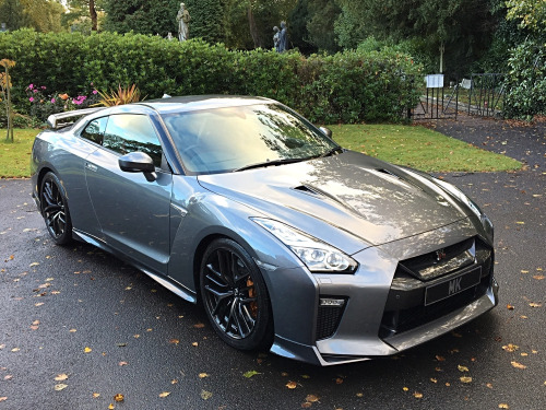 Nissan GT-R RECARO