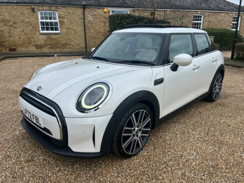 MINI Hatch  1.5 Cooper Exclusive Hatchback 5dr Petrol Steptronic Euro 6 (s/s) (136 ps) 