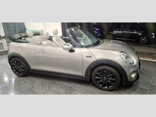 MINI Convertible  1.5 Cooper Convertible