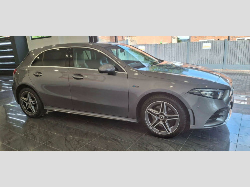 Mercedes-Benz A-Class  1.3 A250e 15.6kWh AMG Line
