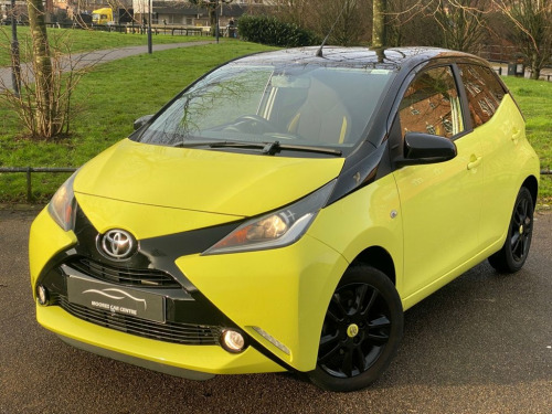 Toyota AYGO  1.0 VVT-i x-cite 3 Yellow Bi-Tone Hatchback 5dr Pe 
