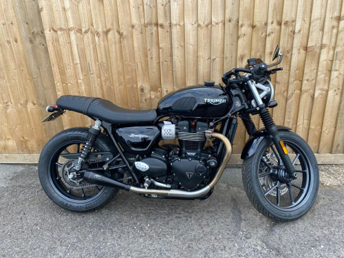 Triumph Street Twin  900 Aluminium Silver ABS