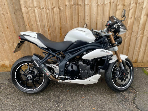 Triumph SPEED TRIPLE 1050  1050