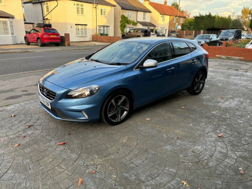 Volvo V40  2.0 D2 R-Design Nav Hatchback 5dr Diesel Auto Euro