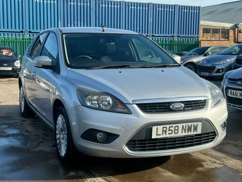 Ford Focus  1.6 Titanium 5dr