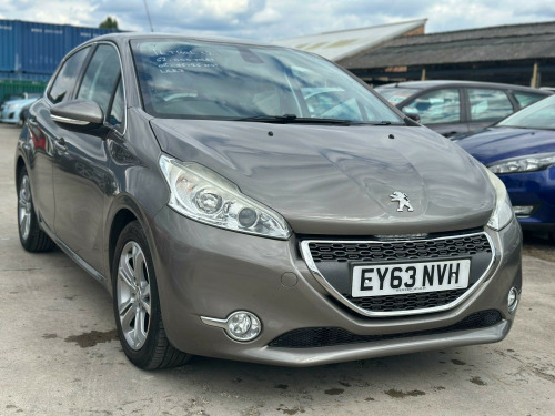Peugeot 208  1.2 VTi Allure Euro 5 5dr