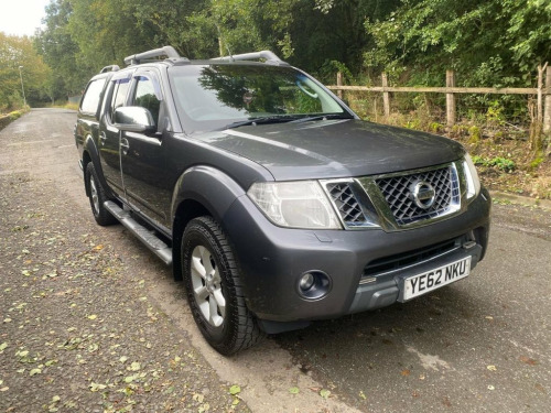 Nissan Navara  2.5 dCi Tekna Pickup Double Cab 4dr Diesel Auto 4W