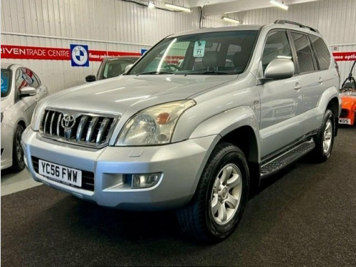 Toyota Land Cruiser  3.0 INVINCIBLE D-4D 8STR 5d 171 BHP - ANY INSPECTI