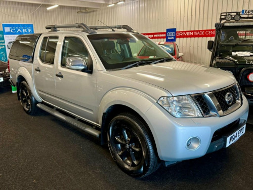 Nissan Navara  2.5 dCi Tekna Pickup Double Cab 4dr Diesel Manual 