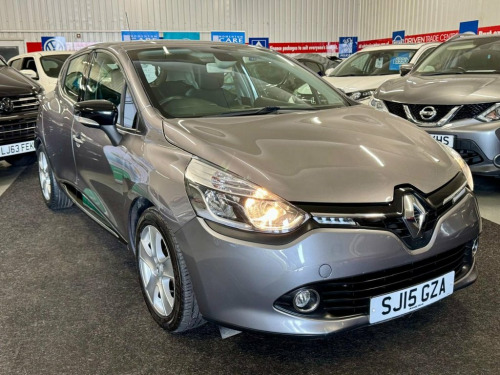 Renault Clio  1.2 16V Dynamique MediaNav Hatchback 5dr Petrol Ma