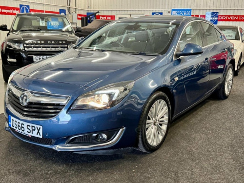 Vauxhall Insignia  2.0 CDTi ecoFLEX Tech Line Hatchback 5dr Diesel Ma