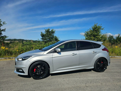 Ford Focus  2.0 T EcoBoost ST-3