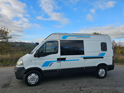 Vauxhall Vivaro  2.5 CDTi CAMPERVAN