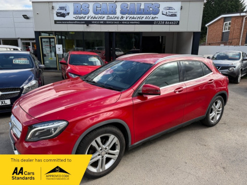 Mercedes-Benz 200  GLA200 CDI SE PREMIUM