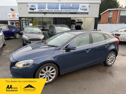 Volvo V40  D2 SE LUX 