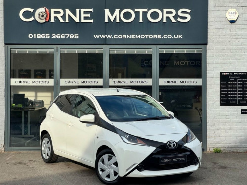 Toyota AYGO  1.0 VVT-i x-play Hatchback 5dr Petrol Manual Euro 
