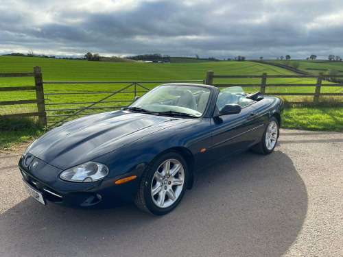 Jaguar XK8  CONVERTIBLE