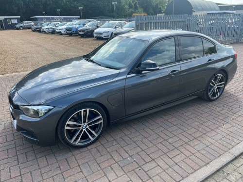 BMW 3 Series  2.0 330e 7.6kWh M Sport Shadow Edition Auto Euro 6 (s/s) 4dr