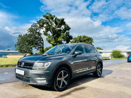 Volkswagen Tiguan  2.0 TDI BlueMotion Tech SE Navigation DSG 4Motion Euro 6 (s/s) 5dr