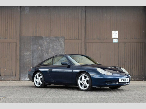 Porsche 911  CARRERA 