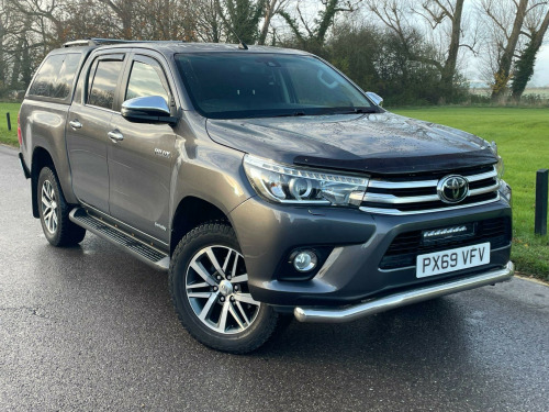 Toyota Hi-Lux  2.4 D-4D Invincible 4WD Euro 6 (s/s) 4dr (TSS)