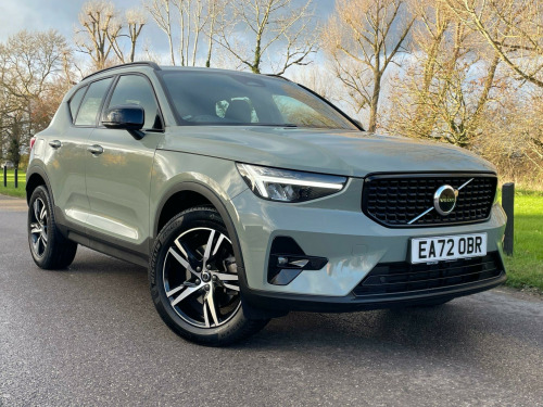 Volvo XC40  2.0 B3 MHEV Plus DCT Auto Euro 6 (s/s) 5dr