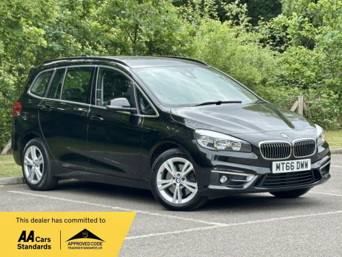 BMW 2 Series  2.0 220i Luxury Auto Euro 6 (s/s) 5dr