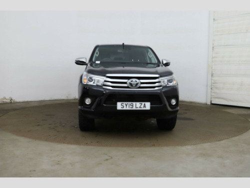 Toyota Hi-Lux  2.4 D-4D Invincible 4WD Euro 6 (s/s) 4dr (TSS)