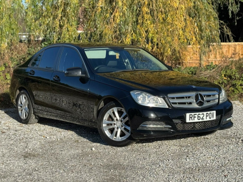 Mercedes-Benz C-Class C180 1.6 C180 BlueEfficiency Executive SE Euro 5 (s/s) 4dr