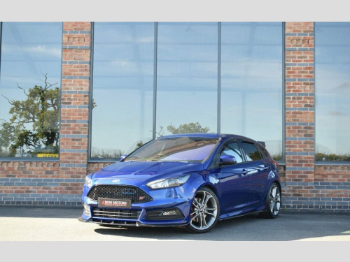 Ford Focus  2.0T EcoBoost ST-3 Hatchback 5dr Petrol Manual Eur
