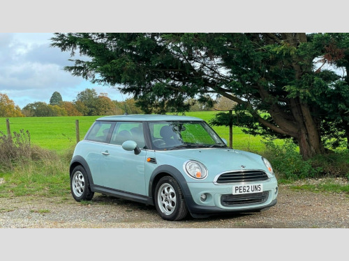 MINI Hatch  1.6 Cooper 3dr Auto ** ONLY 43,000 MILES **